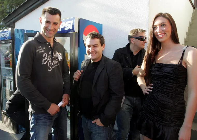 Davni okr&scaron;aj u Sesvetama: Simona Mijoković nije skidala &scaron;tikle za boksački nastup