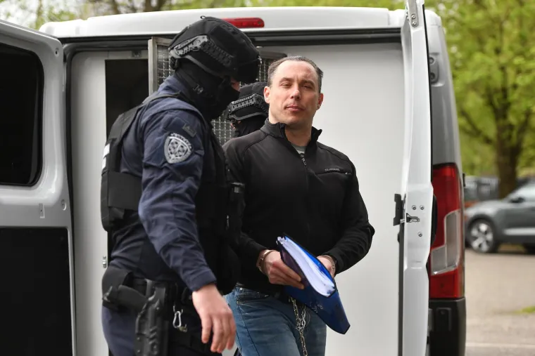 Srđan Mlađan u lancima stigao na sud: Novinarima dobacio dvije rečenice