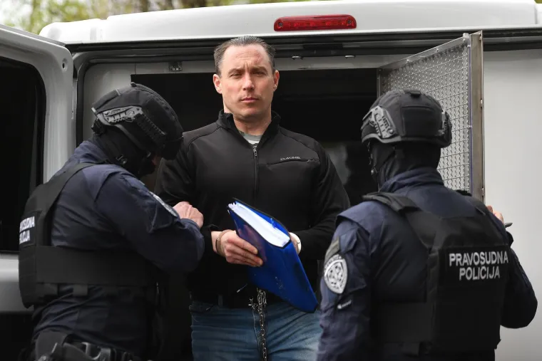 Srđan Mlađan u lancima stigao na sud: Novinarima dobacio dvije rečenice