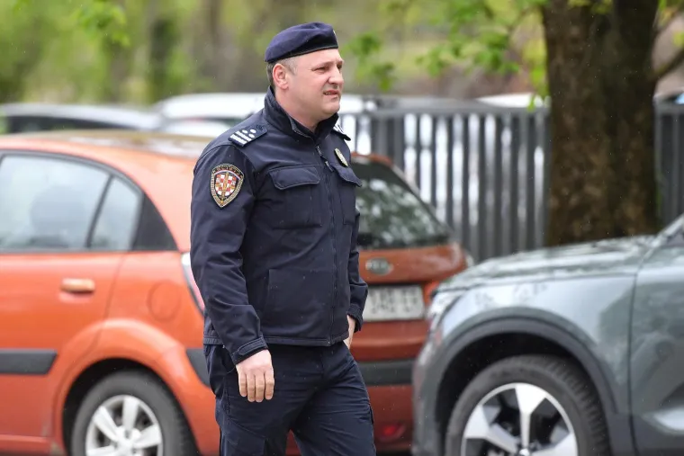 Srđan Mlađan u lancima stigao na sud: Novinarima dobacio dvije rečenice