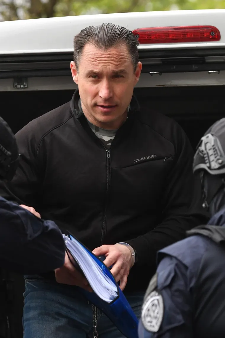 Srđan Mlađan u lancima stigao na sud: Novinarima dobacio dvije rečenice