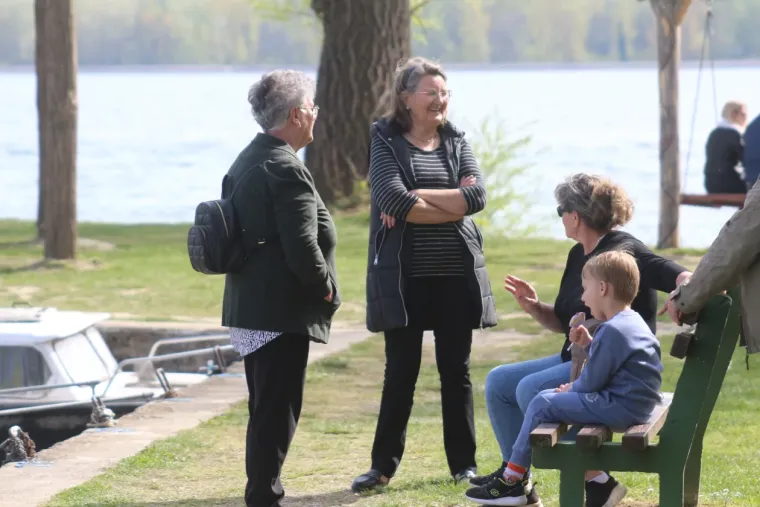 Crnokosa dama zapela oku fotografa na jednoj od najposjećenijih &scaron;etnica