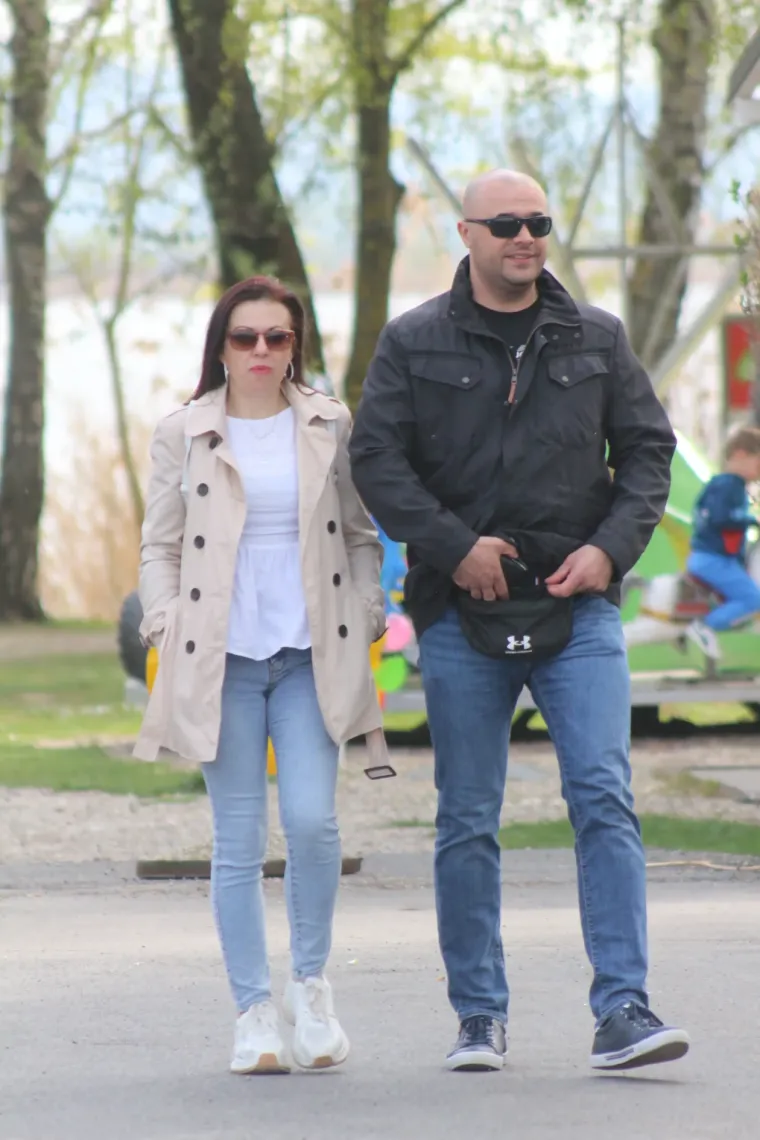 Crnokosa dama zapela oku fotografa na jednoj od najposjećenijih &scaron;etnica