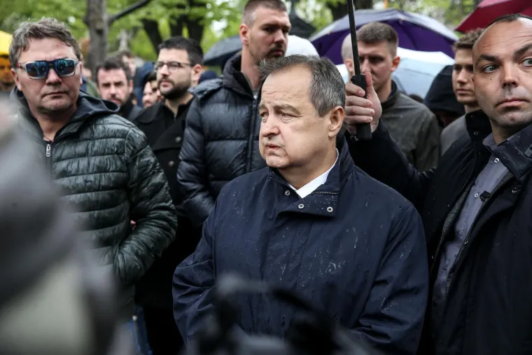 Brojni poznati se oprostili od Du&scaron;ka Vujo&scaron;evića uz stihove hrvatske dive