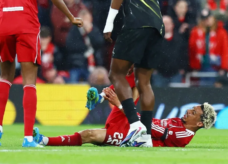 Muk i suze na Anfieldu: Zvijezdu iznijeli na nosilima, propu&scaron;ta Svjetsko prvenstvo