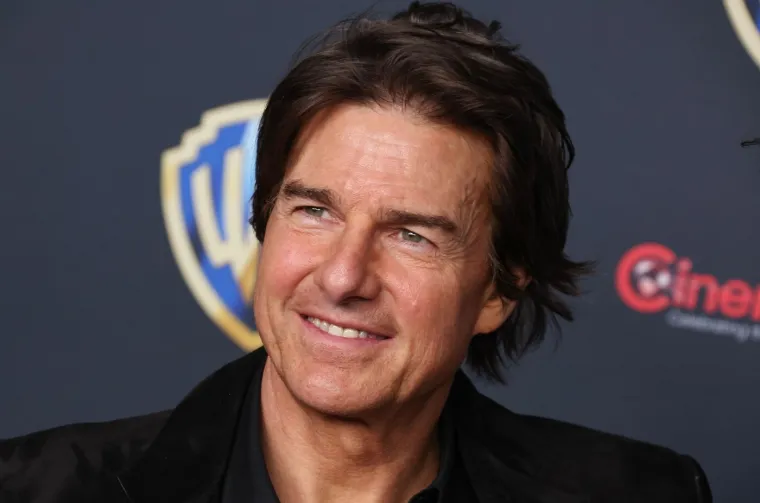 Možete li vjerovati da je ovo Tom Cruise? Pretvorio se u sijedog starca s pivskim trbuhom