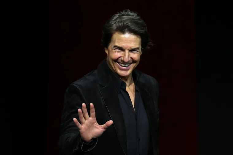 Možete li vjerovati da je ovo Tom Cruise? Pretvorio se u sijedog starca s pivskim trbuhom