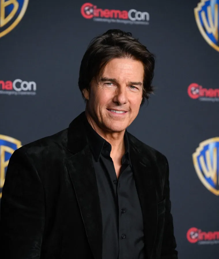 Možete li vjerovati da je ovo Tom Cruise? Pretvorio se u sijedog starca s pivskim trbuhom