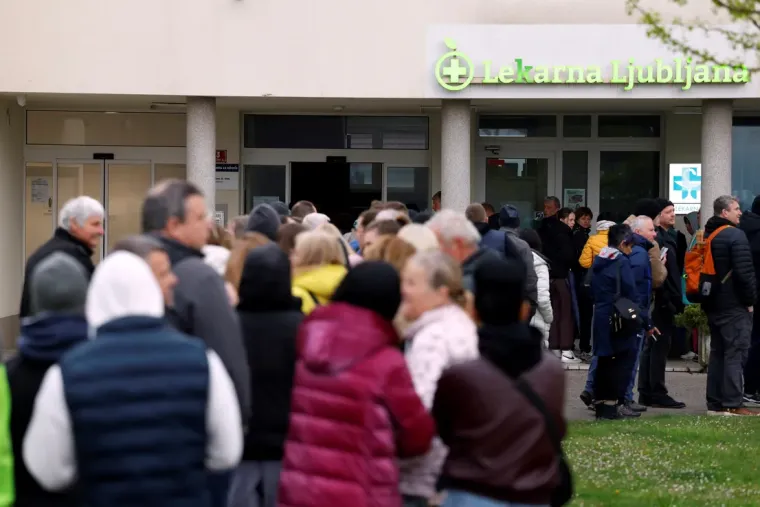 Susjedi satima čekali u koloni da se upi&scaron;u kod liječnice: 'Ovo nije red za pra&scaron;ak za rublje'