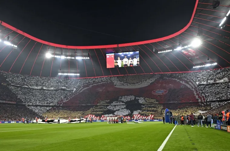 Luda koreografija i sila legendi u ložama: Pogledajte nestvarne scene s neponovljive utakmice