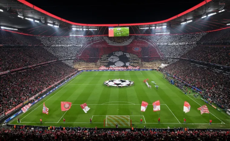 Luda koreografija i sila legendi u ložama: Pogledajte nestvarne scene s neponovljive utakmice