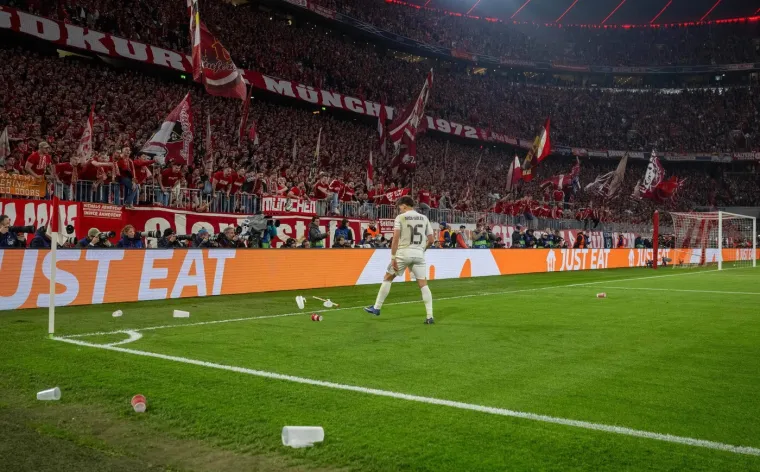 Luda koreografija i sila legendi u ložama: Pogledajte nestvarne scene s neponovljive utakmice