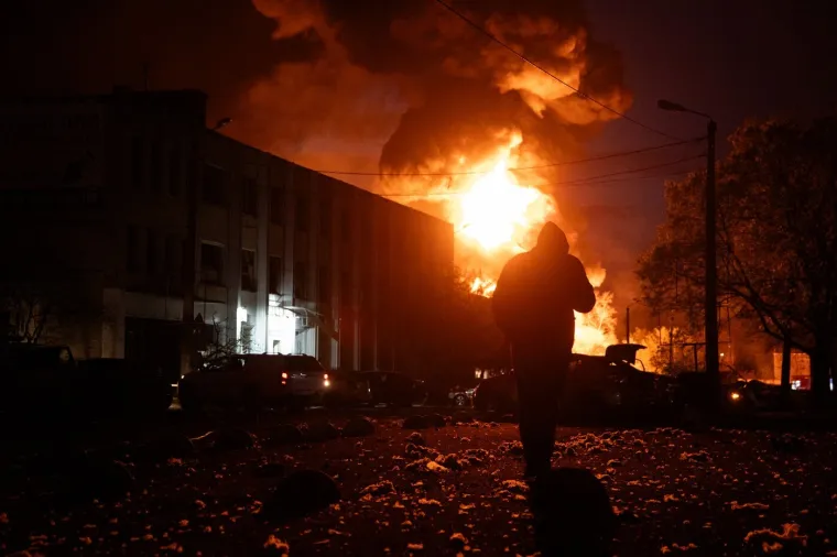 Dvanaestogodi&scaron;nji dječak mrtav, obitelj spasili ispod ru&scaron;evina, ovo su slike pakla