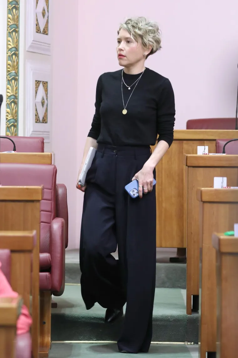 Od punkerice do moćne žene u politici: Kako Ivana Kekin izgleda kada nije u Saboru?