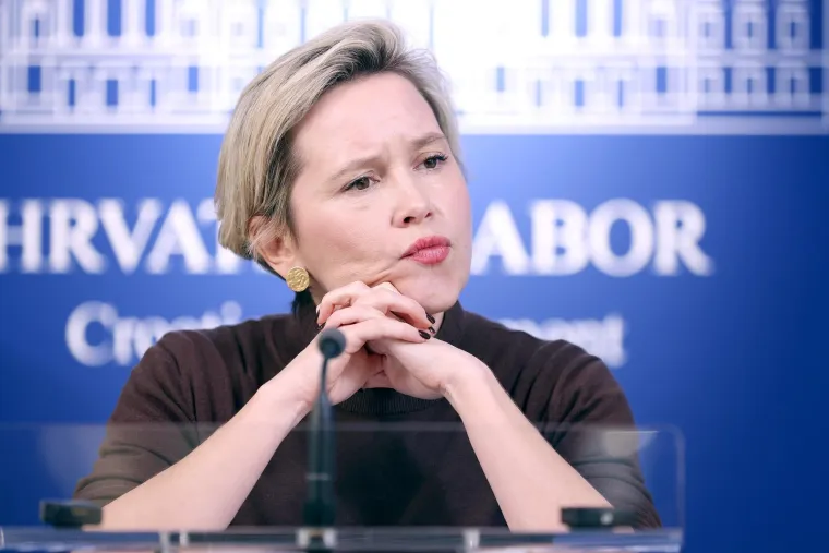 Od punkerice do moćne žene u politici: Kako Ivana Kekin izgleda kada nije u Saboru?