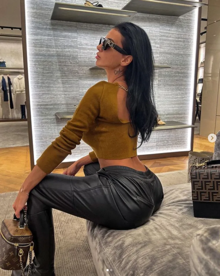 Ona je magnet za nogometa&scaron;e, a najvi&scaron;e voli ulagati u Birkinice: Tko je Sinjanka Anđela &Scaron;imac?