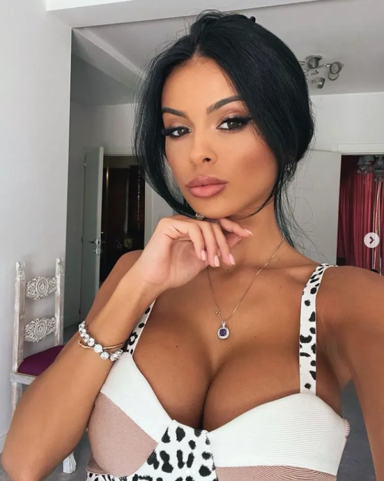 Ona je magnet za nogometa&scaron;e, a najvi&scaron;e voli ulagati u Birkinice: Tko je Sinjanka Anđela &Scaron;imac?