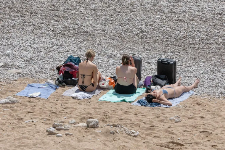 Kakvi prizori s juga Hrvatske: Dok se na Banjama banjaju, u gradu se kuhaju