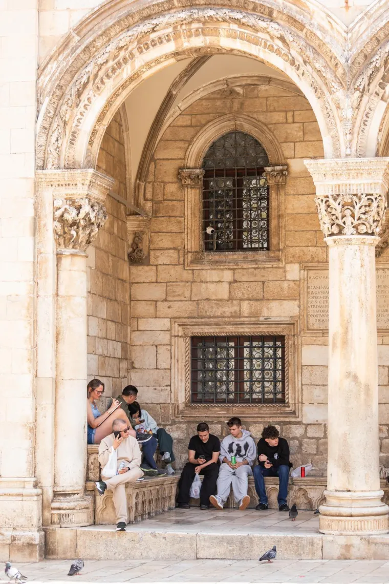 Kakvi prizori s juga Hrvatske: Dok se na Banjama banjaju, u gradu se kuhaju