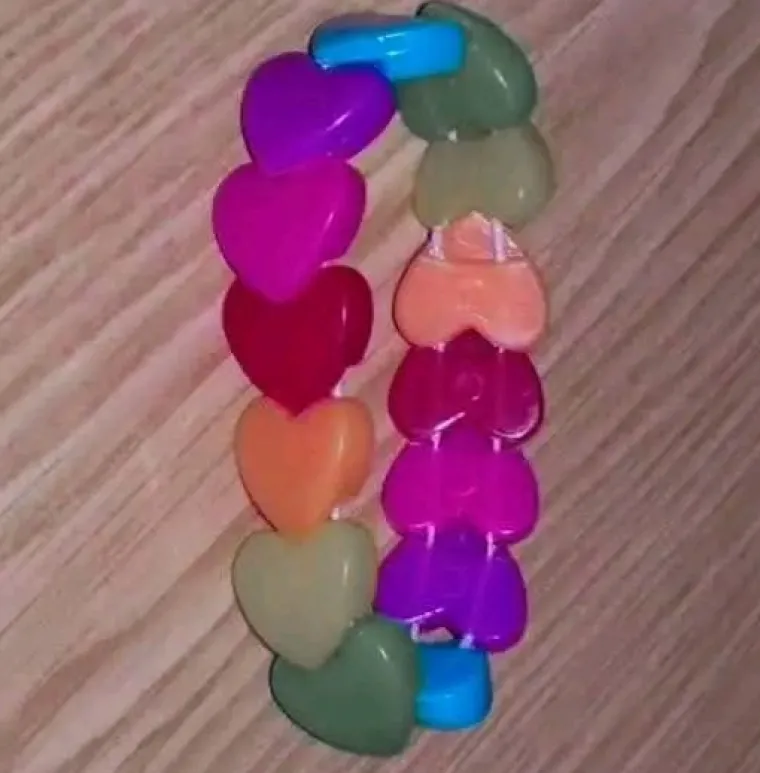 Od &scaron;kolskih klupa do uličnih igara: Ako ste odrastali 90-ih, ove stvari su vam itekako poznate