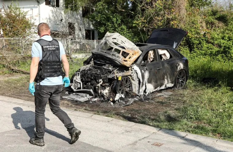 Izgorio Audi Q8 u vlasni&scaron;tvu žene (58): Pogledajte &scaron;to je ostalo od njega