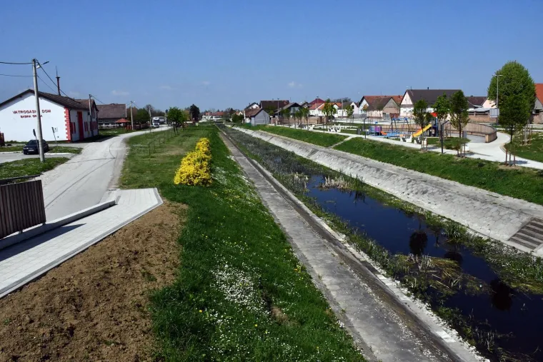 Mjesto gdje je vozač pokosio tri žene: 'Kod jedne je u podne bio na &scaron;i&scaron;anju pa se razveo i vratio u kafić'