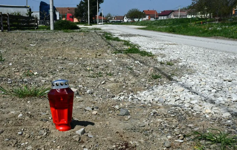 Mjesto gdje je vozač pokosio tri žene: 'Kod jedne je u podne bio na &scaron;i&scaron;anju pa se razveo i vratio u kafić'