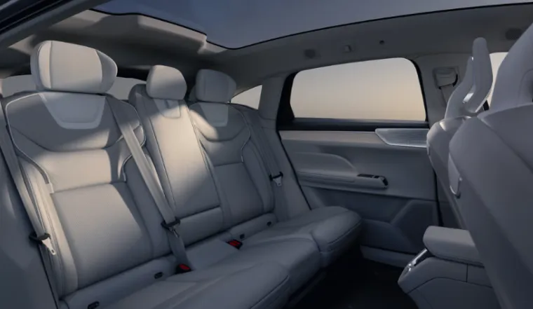 &Scaron;vedska perjanica stigla u Hrvatsku: Moćna limuzina ima pet metara i 680 KS, a znamo i cijene!