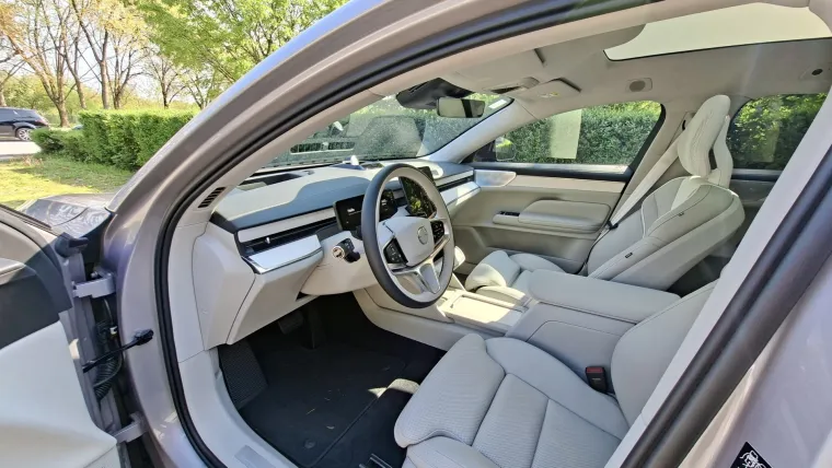 &Scaron;vedska perjanica stigla u Hrvatsku: Moćna limuzina ima pet metara i 680 KS, a znamo i cijene!