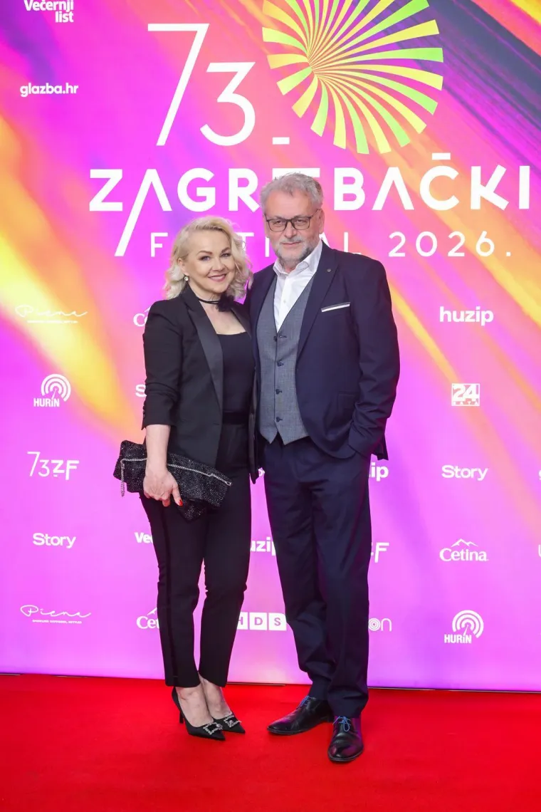 Glamur, hitovi i velika očekivanja: Pogledajte tko je zablistao na Crvenom tepihu