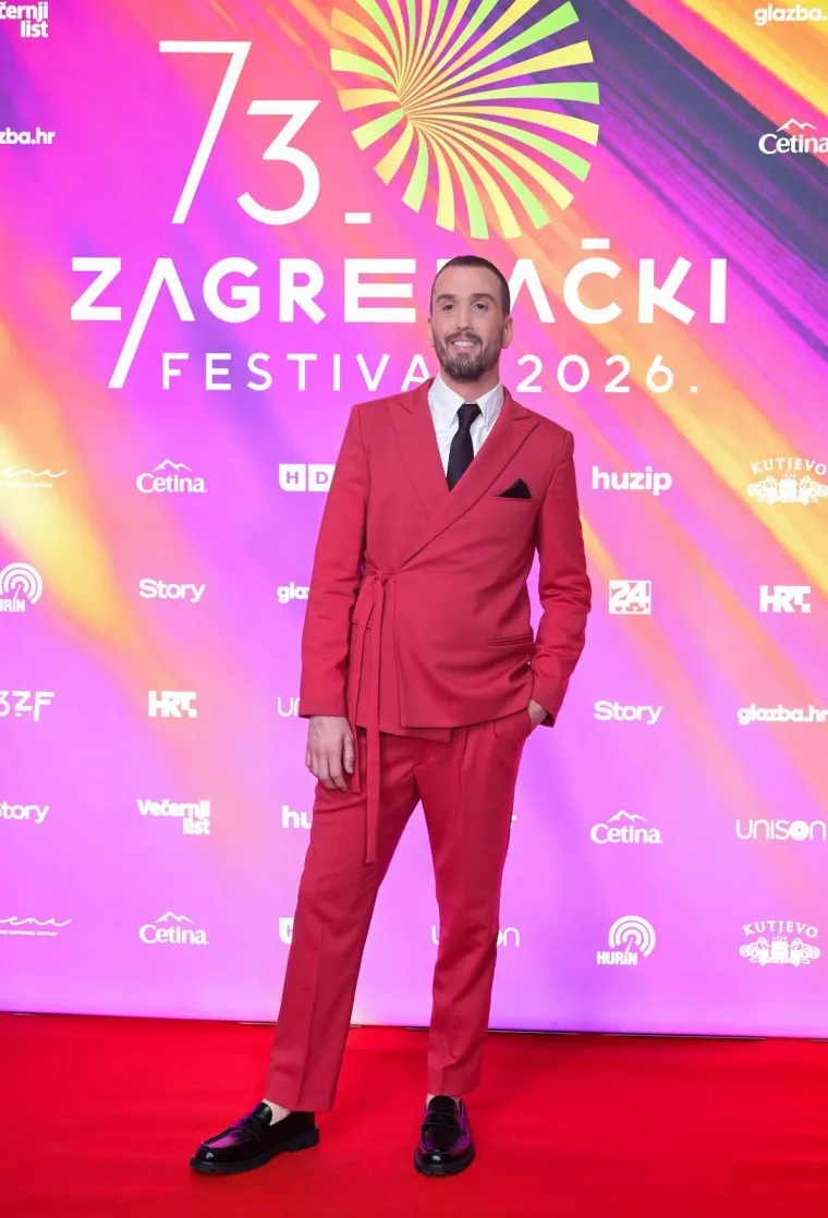 Glamur, hitovi i velika očekivanja: Pogledajte tko je zablistao na Crvenom tepihu