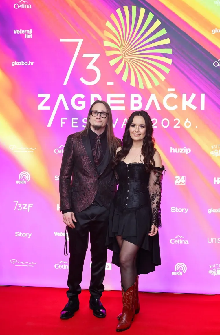 Glamur, hitovi i velika očekivanja: Pogledajte tko je zablistao na Crvenom tepihu