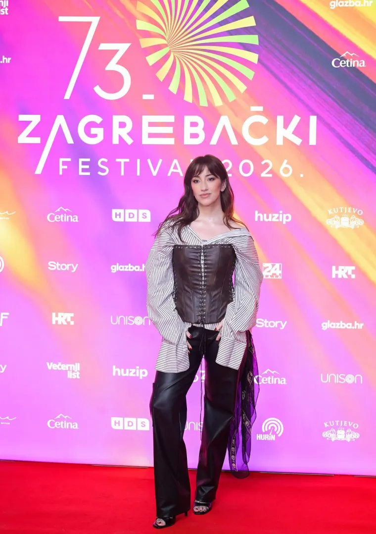 Glamur, hitovi i velika očekivanja: Pogledajte tko je zablistao na Crvenom tepihu