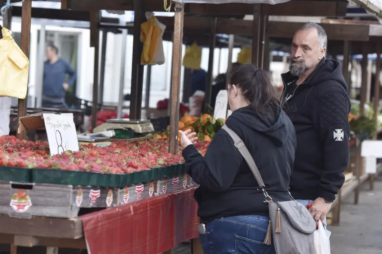 Moglo bi vas &scaron;okirati: Počela prodaja vrgoračkih jagoda, evo koliko ko&scaron;ta kilogram