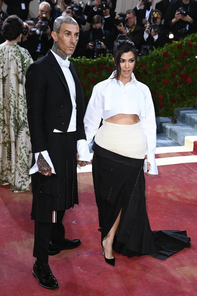 Glumi povučenu, ali život u sjeni Kim K. je ubija: Tko je zapravo Kourtney Kardashian?