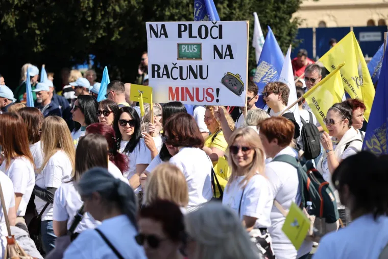 Sindikat objavio procjenu broja ljudi na prosvjedu: Pogledajte &scaron;to su poručili Plenkoviću
