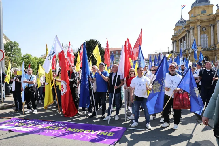 Sindikat objavio procjenu broja ljudi na prosvjedu: Pogledajte &scaron;to su poručili Plenkoviću
