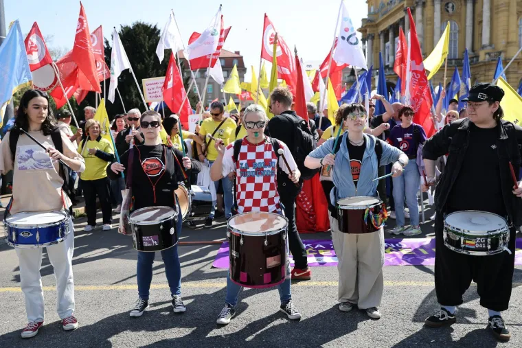 Sindikat objavio procjenu broja ljudi na prosvjedu: Pogledajte &scaron;to su poručili Plenkoviću
