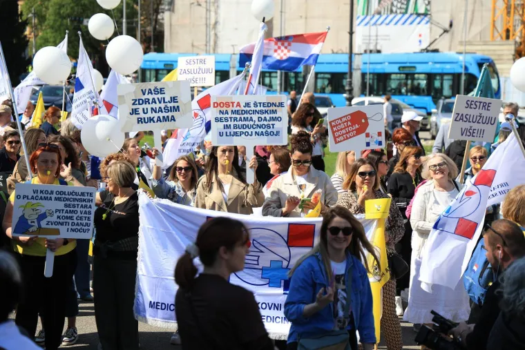 Sindikat objavio procjenu broja ljudi na prosvjedu: Pogledajte &scaron;to su poručili Plenkoviću