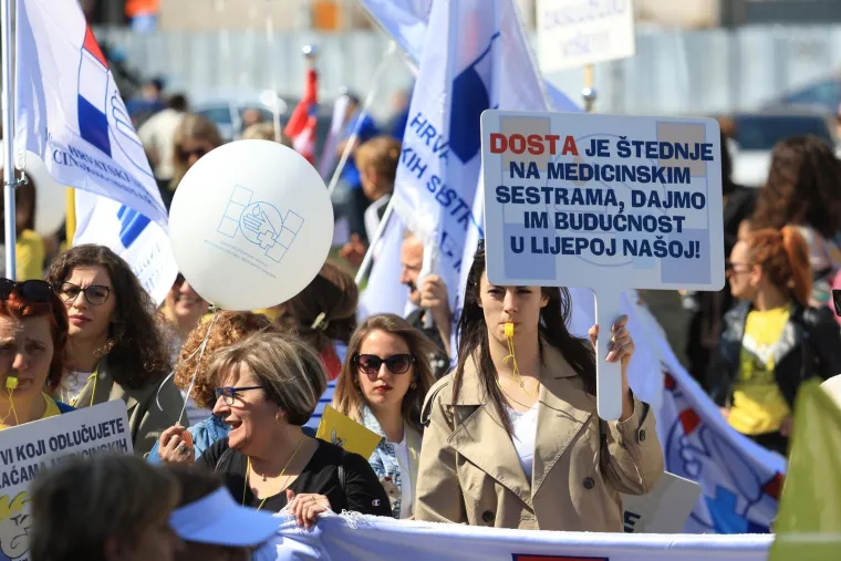 Sindikat objavio procjenu broja ljudi na prosvjedu: Pogledajte &scaron;to su poručili Plenkoviću