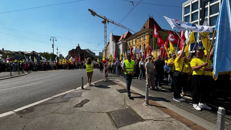 Sindikat objavio procjenu broja ljudi na prosvjedu: Pogledajte &scaron;to su poručili Plenkoviću