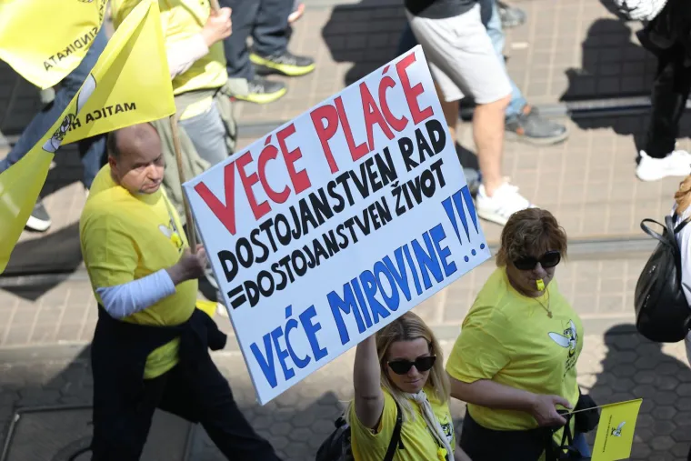 Sindikat objavio procjenu broja ljudi na prosvjedu: Pogledajte &scaron;to su poručili Plenkoviću