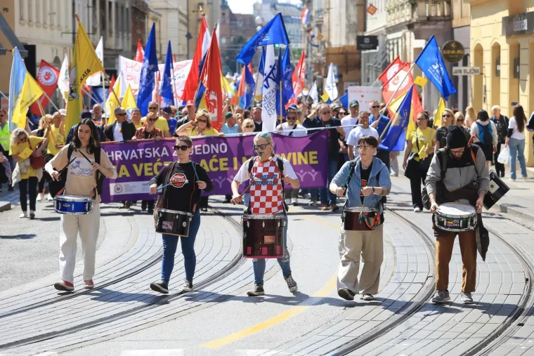 Sindikat objavio procjenu broja ljudi na prosvjedu: Pogledajte &scaron;to su poručili Plenkoviću