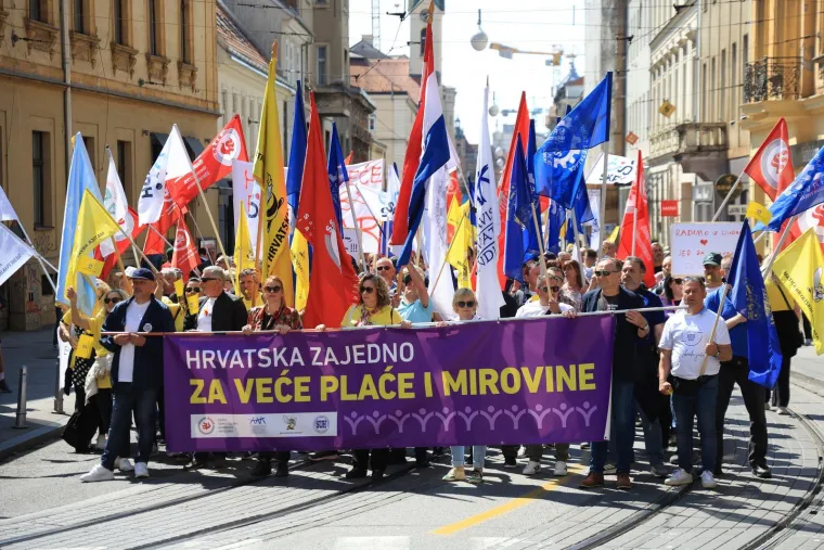 Sindikat objavio procjenu broja ljudi na prosvjedu: Pogledajte &scaron;to su poručili Plenkoviću