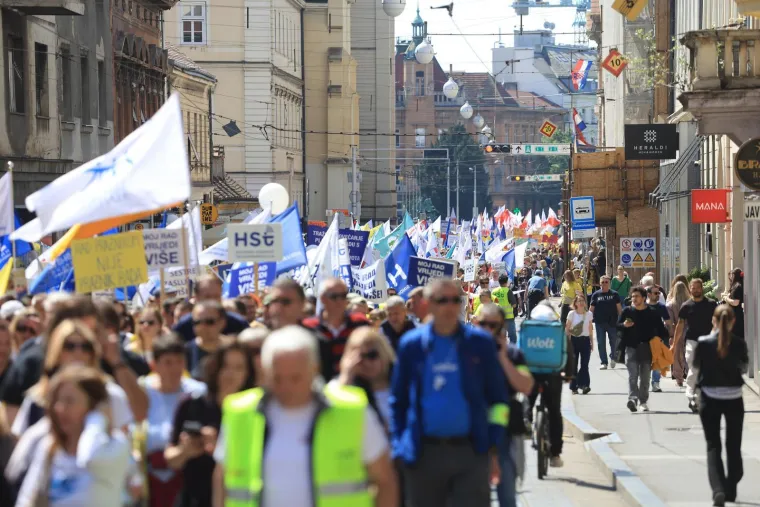 Sindikat objavio procjenu broja ljudi na prosvjedu: Pogledajte &scaron;to su poručili Plenkoviću