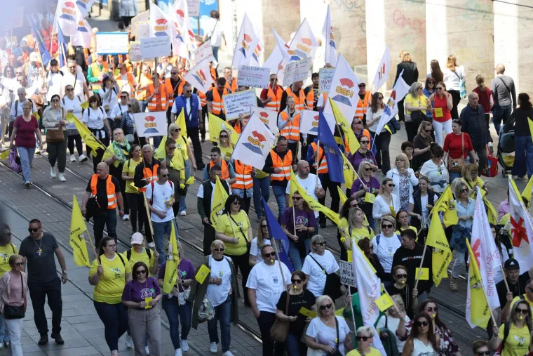 Sindikat objavio procjenu broja ljudi na prosvjedu: Pogledajte &scaron;to su poručili Plenkoviću