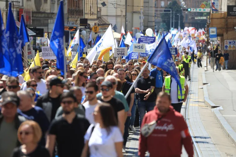 Sindikat objavio procjenu broja ljudi na prosvjedu: Pogledajte &scaron;to su poručili Plenkoviću
