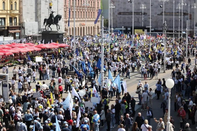 Sindikat objavio procjenu broja ljudi na prosvjedu: Pogledajte &scaron;to su poručili Plenkoviću