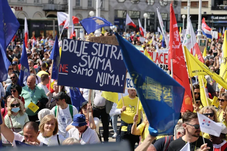 Sindikat objavio procjenu broja ljudi na prosvjedu: Pogledajte &scaron;to su poručili Plenkoviću