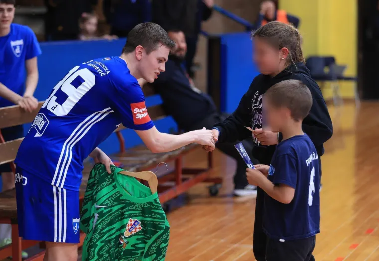 Evo kako je pro&scaron;ao prvi dan memorijalnog turnira Nikole Pokrivača